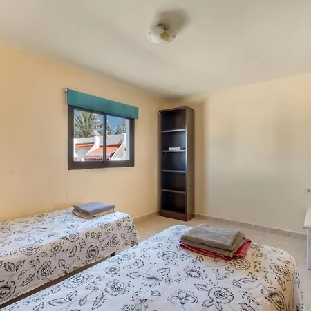 Big 2-bedroom In Tenerife South شقة أرونا