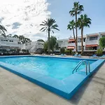 Big 2-bedroom In Tenerife South Daire