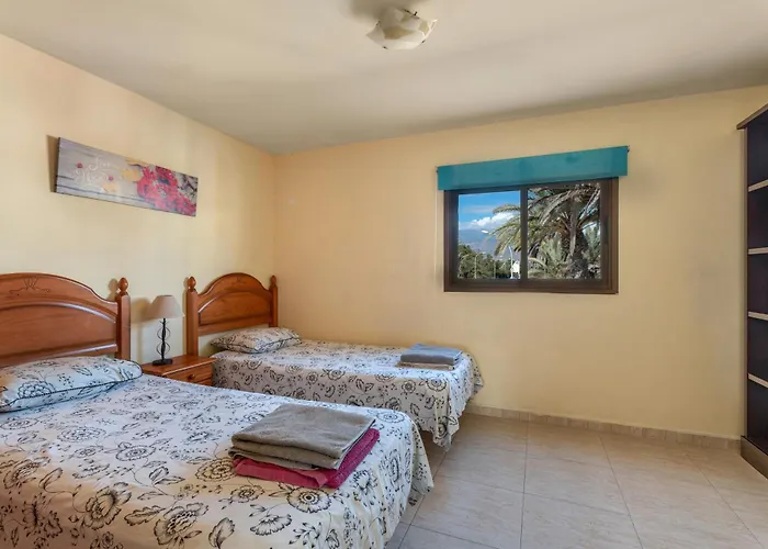 Big 2-bedroom In Tenerife South 아로나